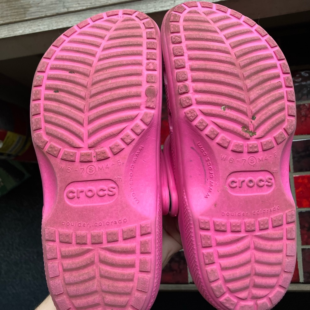 Retired Sun Burst Hot Pink Crocs Women’s 6-7 - Picture 2 of 6